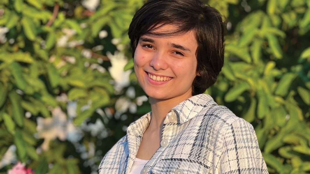 Meethika Dwivedi Biography