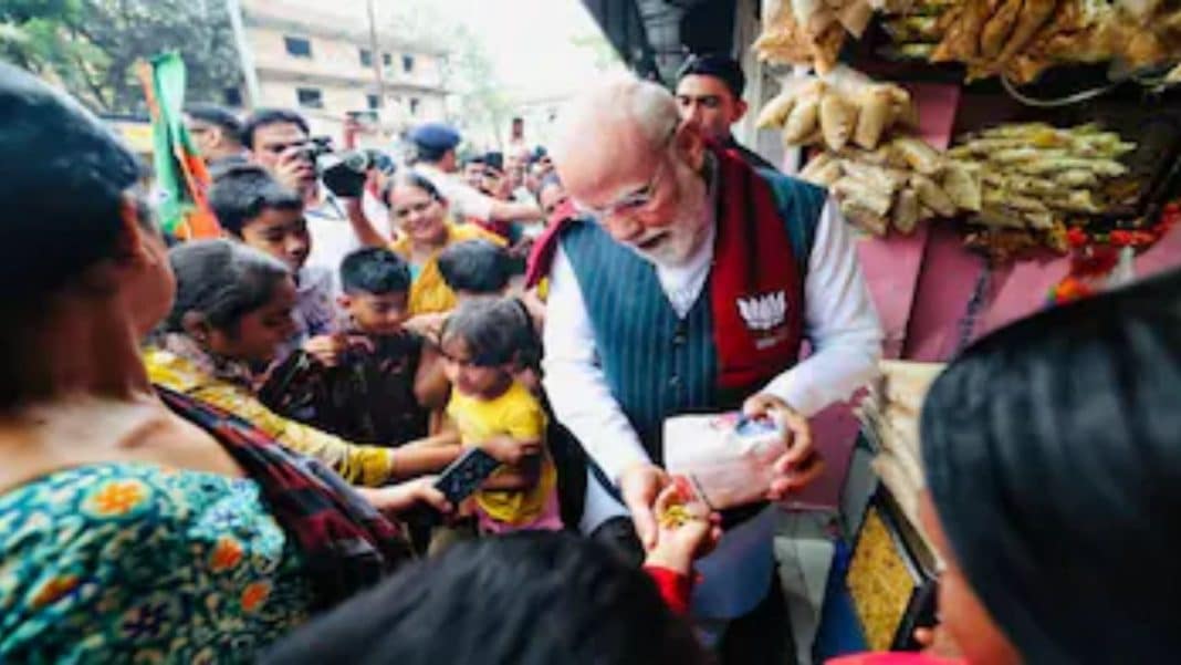 Modi’s Unplanned Jhalmuri Stop