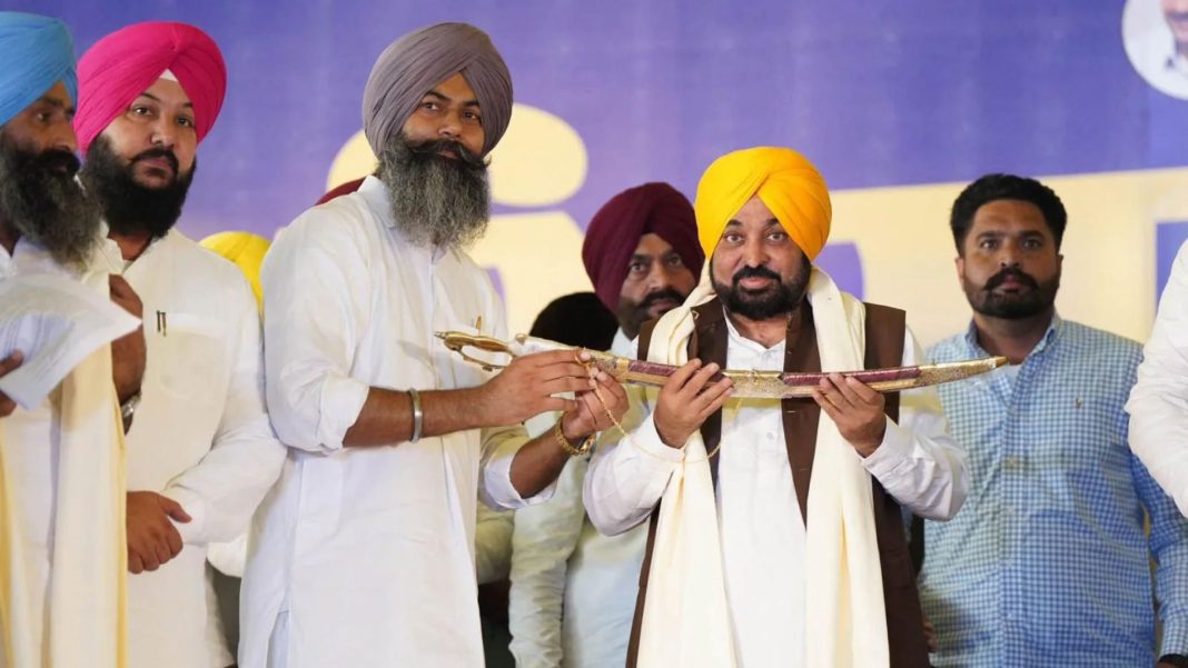 Gangster Turned Politician Gurpreet Singh Sekhon: In a major political development that has triggered intense debate across Punjab, former gangster Gurpreet Singh Sekhon officially joined the ruling Aam Aadmi Party (AAP) on Sunday.